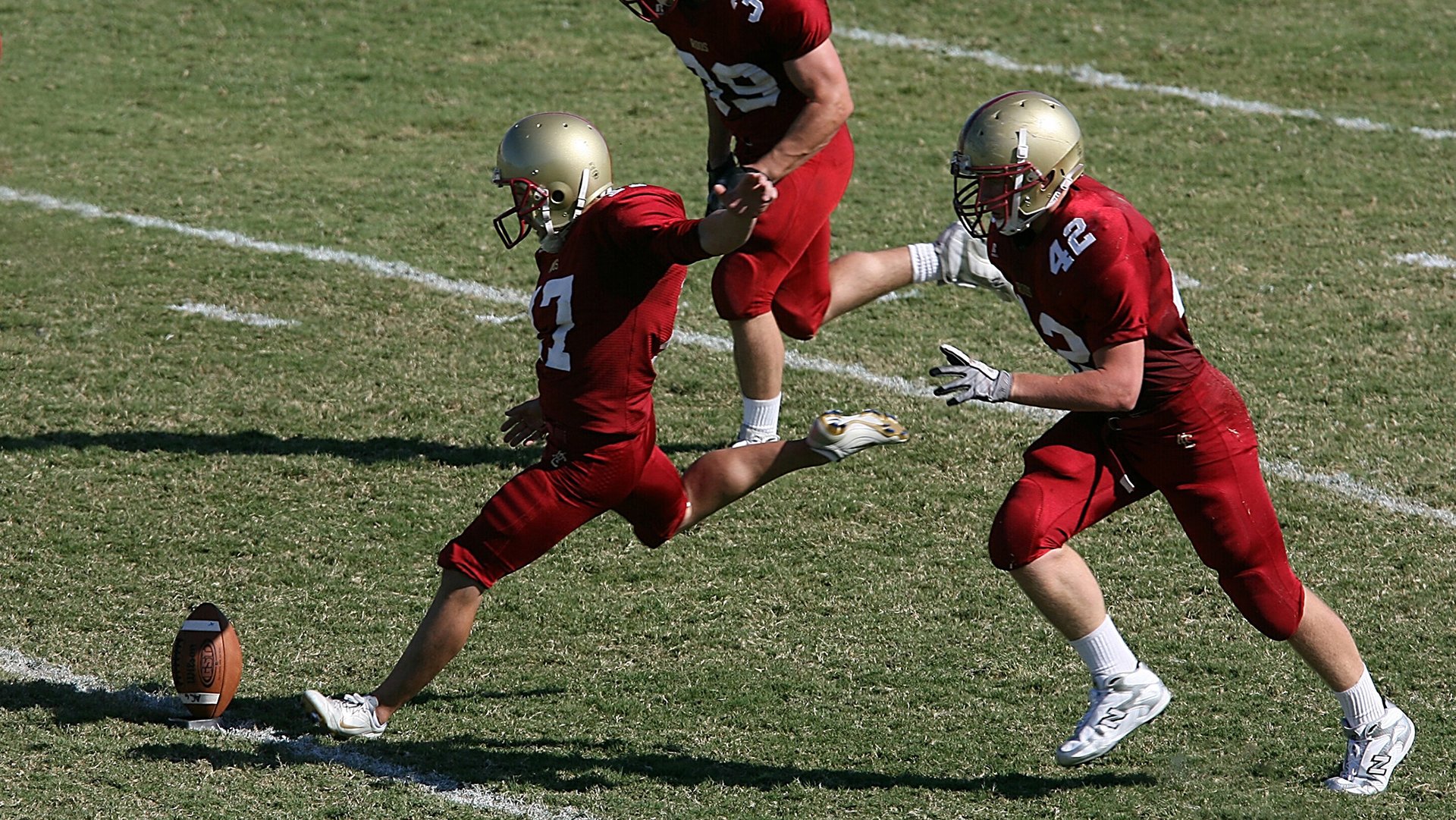 _野外生存赛：在荒野中挑战极限运动腕力_，户外运动野外生存