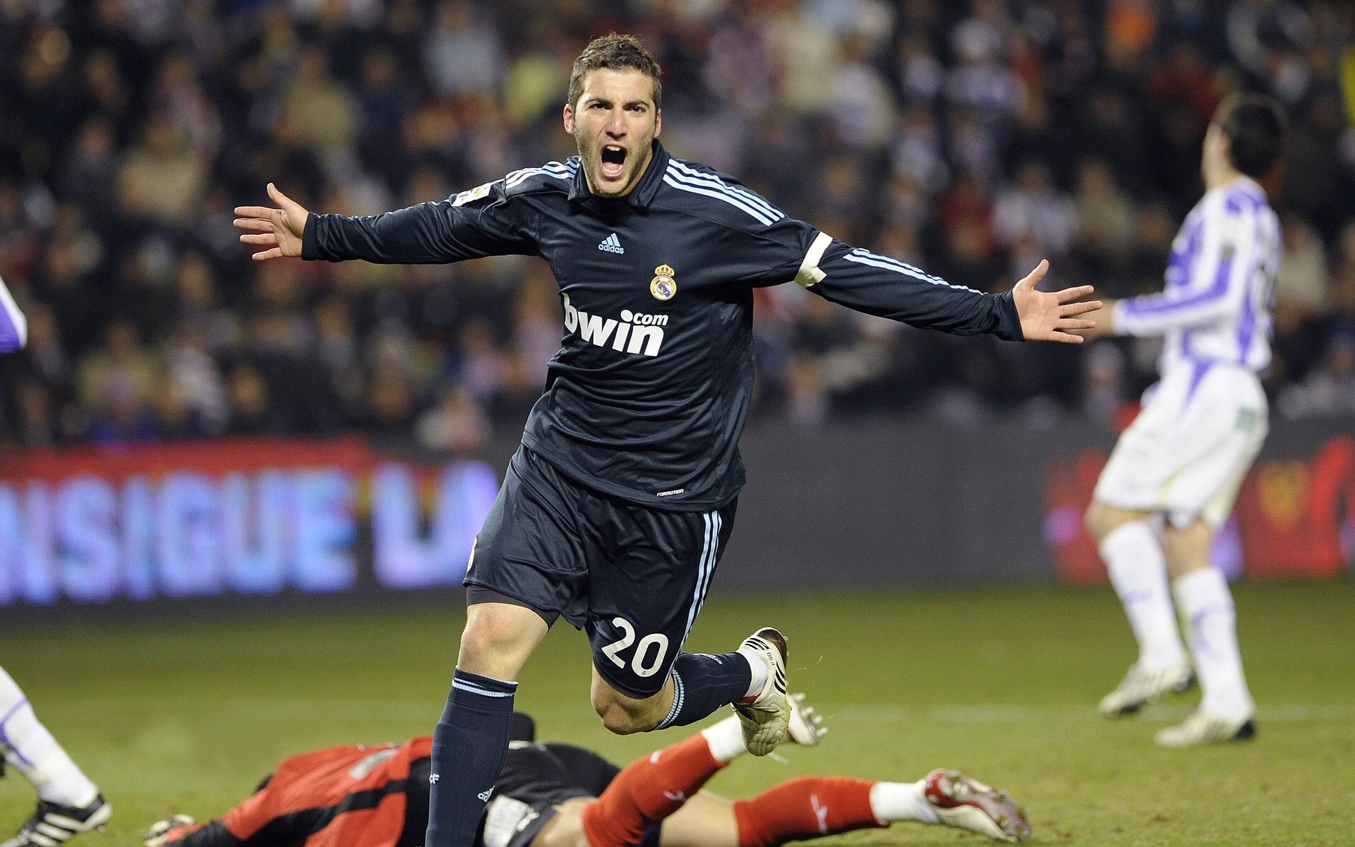 成功的背后:团队协作和战术执行的秘密,成功是团队协作结果