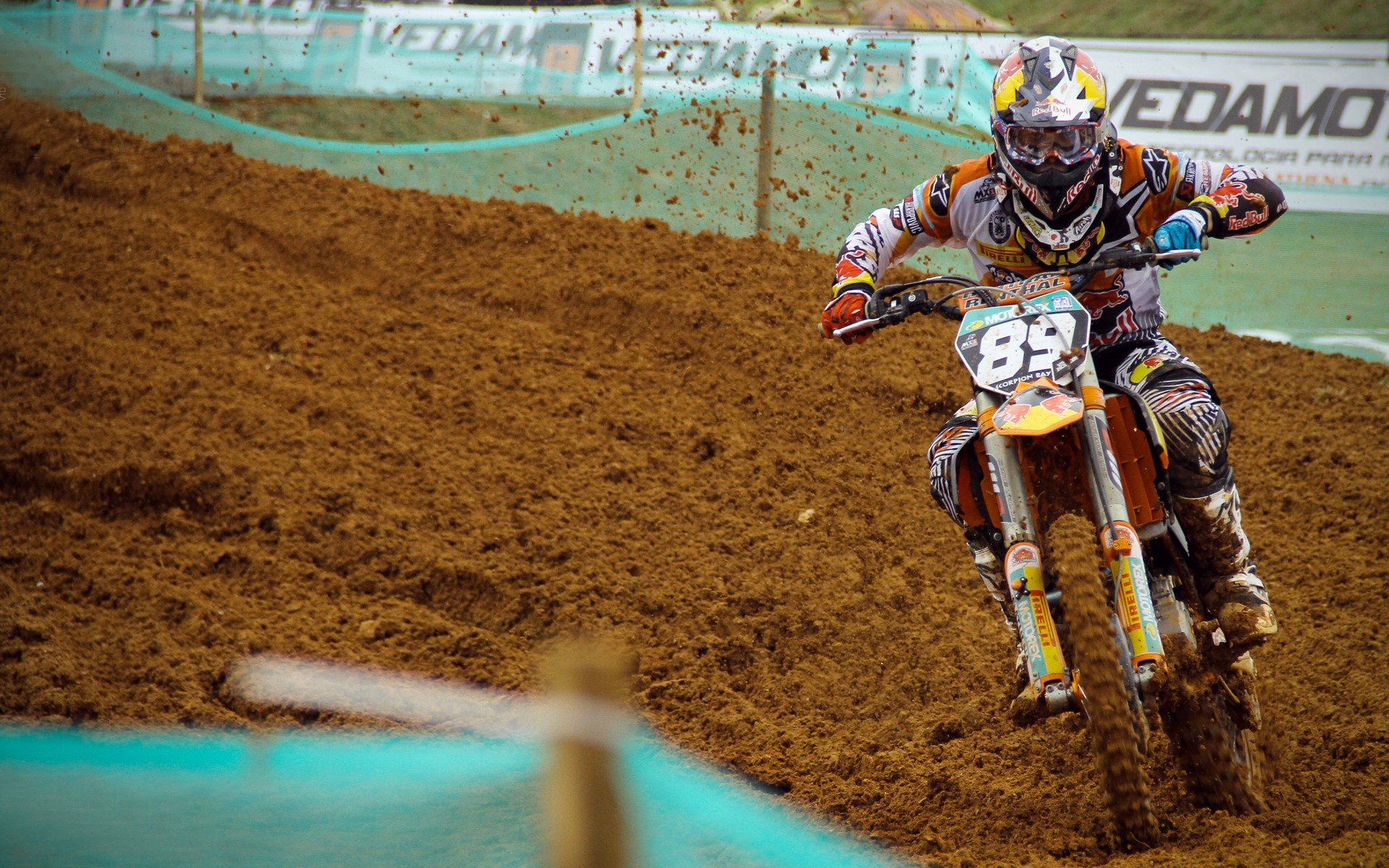 海外车迷：不同国家的赛场狂欢文化揭秘，国外汽车比赛